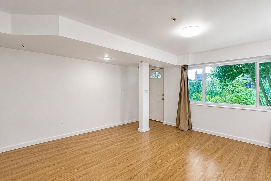 3578 W 15th Avenue Vancouver, BC - 30