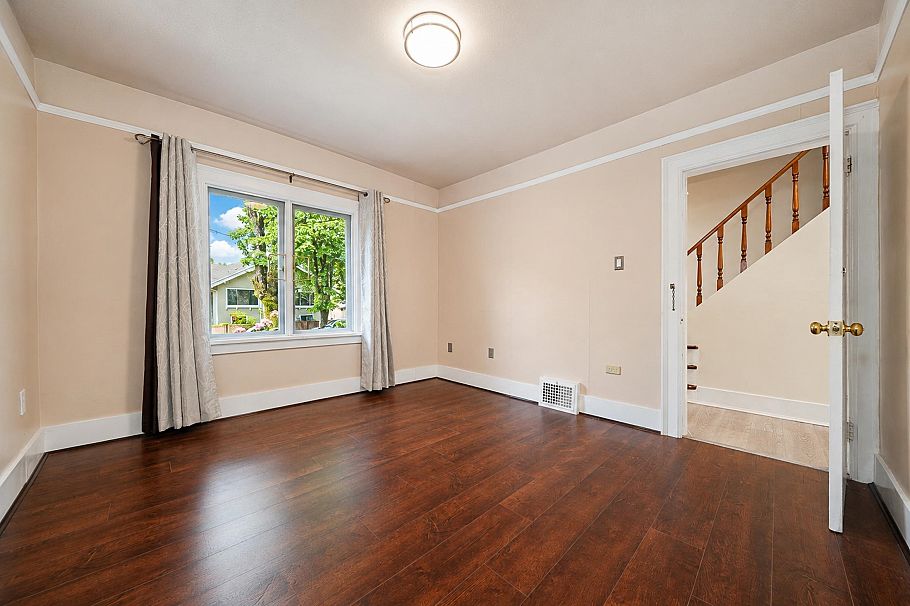 1225 W 26th Avenue Vancouver, BC - 6