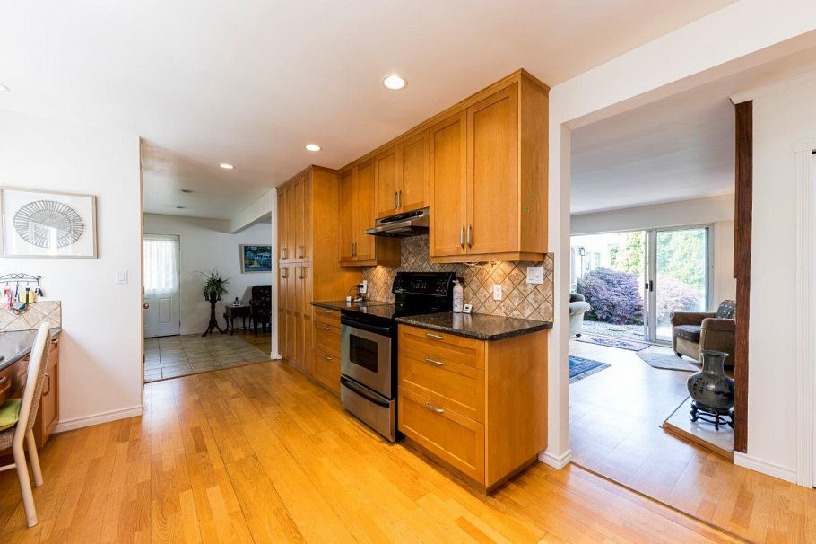 1140 Pinewood Crescent North Vancouver, BC - 7