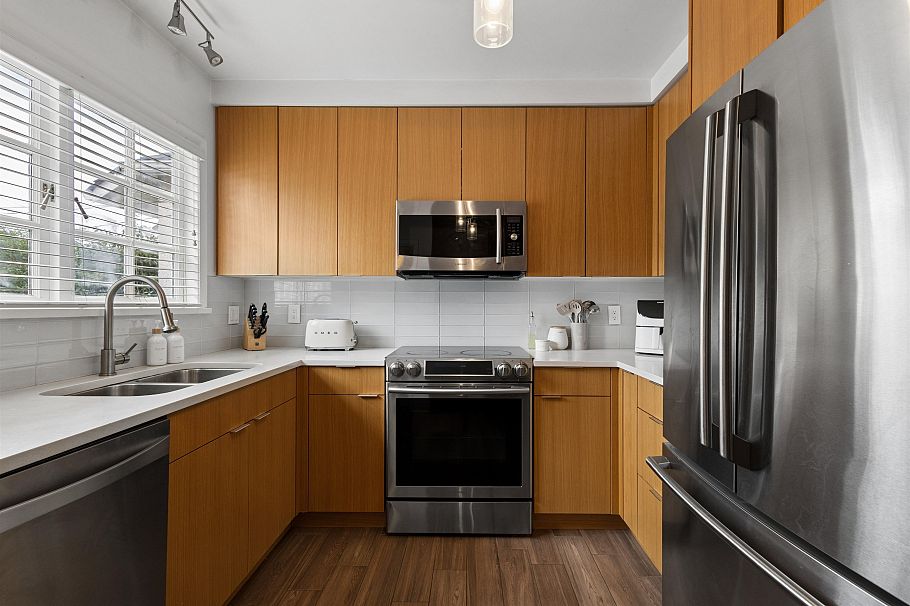 2966 W 33rd Avenue Vancouver, BC - 12