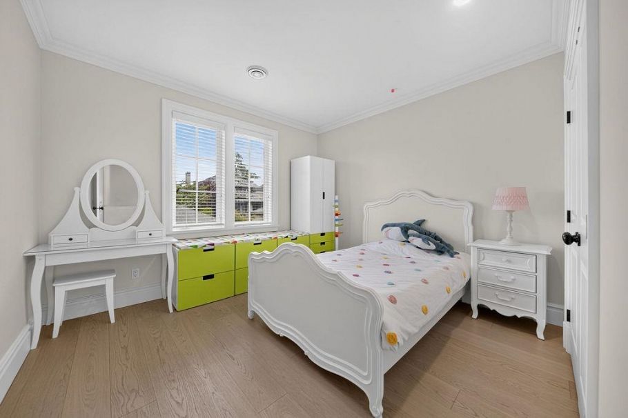 2599 W 36th Avenue Vancouver, BC - 27