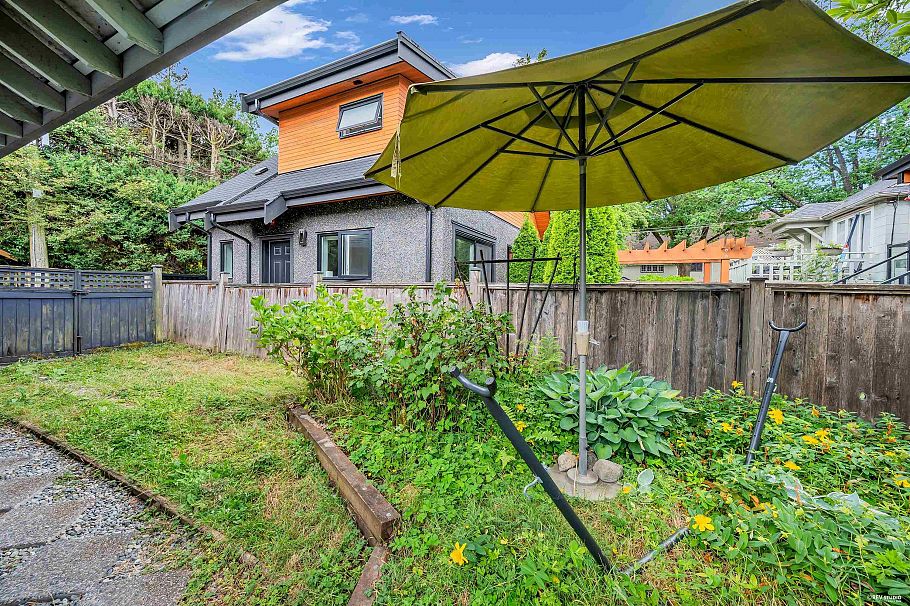 3174 W 10th Avenue Vancouver, BC - 36