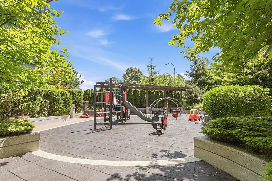511 733 W 3rd Street North Vancouver, BC - 33