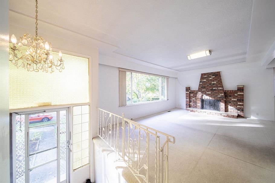 3449 E Pender Street Vancouver, BC - 3