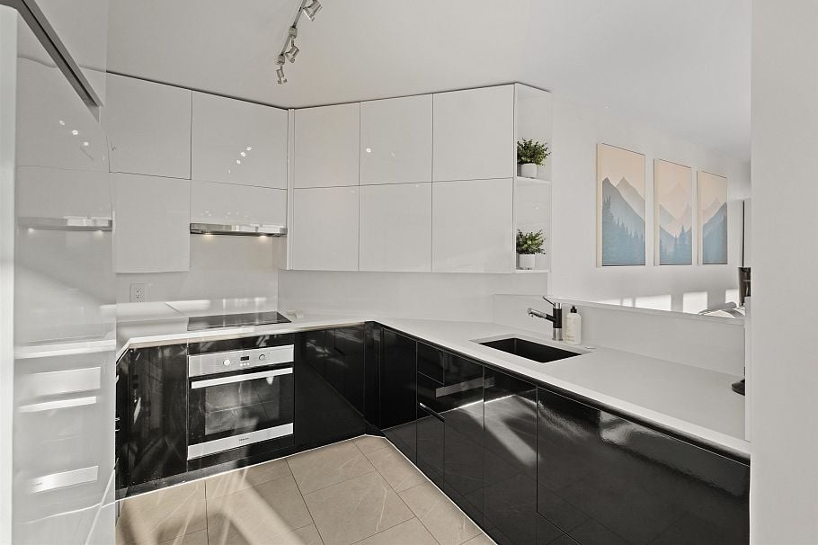 603 408 Lonsdale Avenue North Vancouver, BC - 16