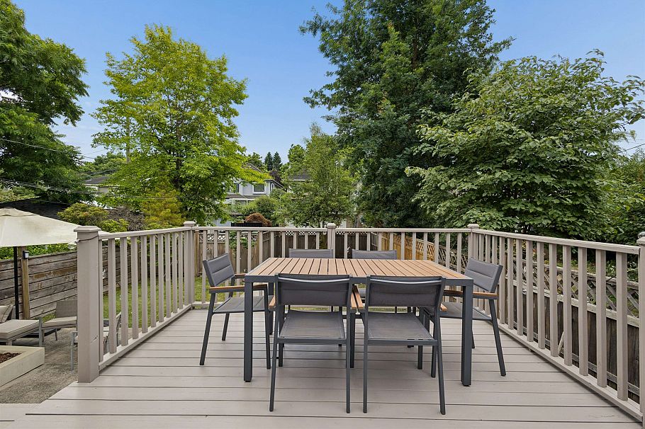 2966 W 33rd Avenue Vancouver, BC - 36