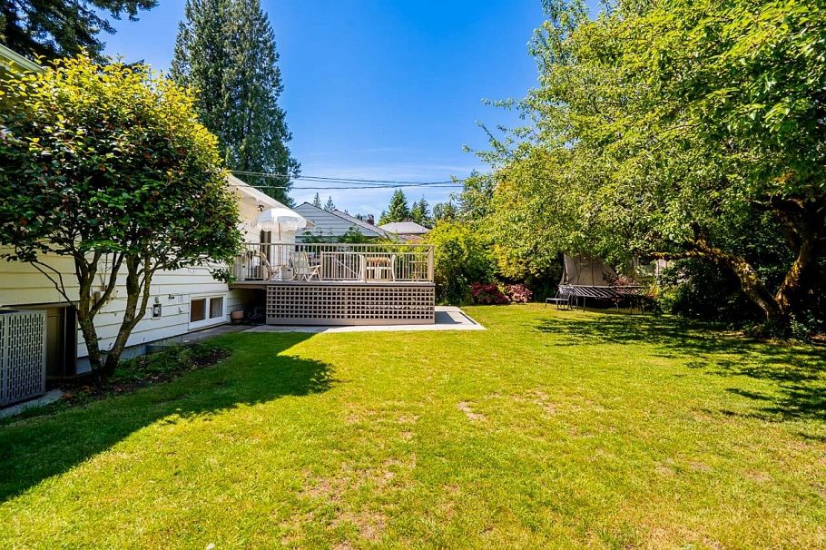 2784 Crescentview Drive North Vancouver, BC - 21