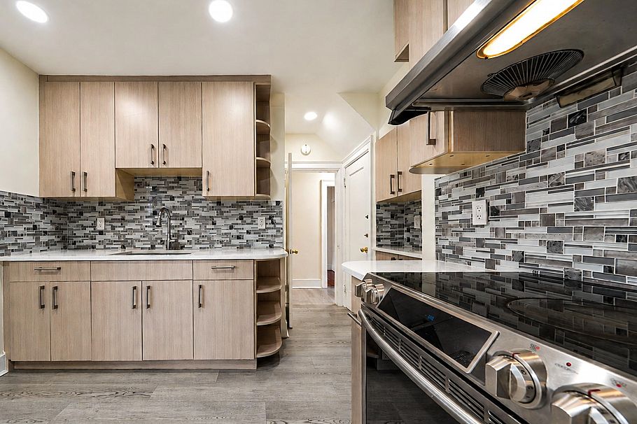 1225 W 26th Avenue Vancouver, BC - 9