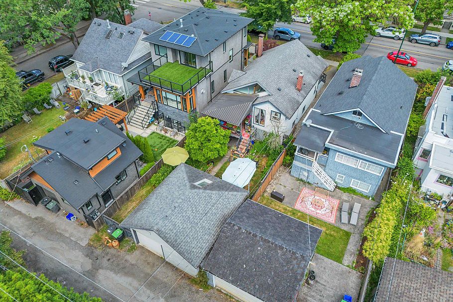3174 W 10th Avenue Vancouver, BC - 38
