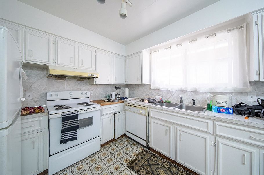 3449 E Pender Street Vancouver, BC - 5