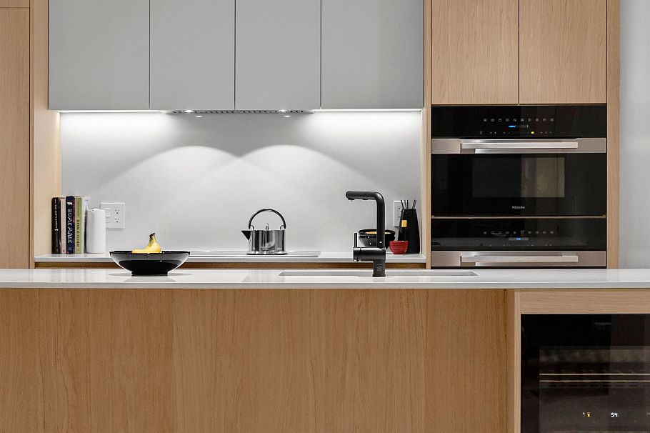 595 W 29th Avenue Vancouver, BC - 5