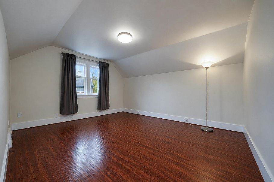 1225 W 26th Avenue Vancouver, BC - 22