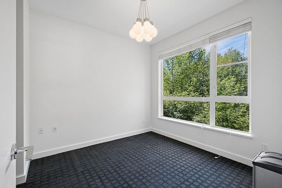 204 1621 Hamilton Avenue North Vancouver, BC - 23