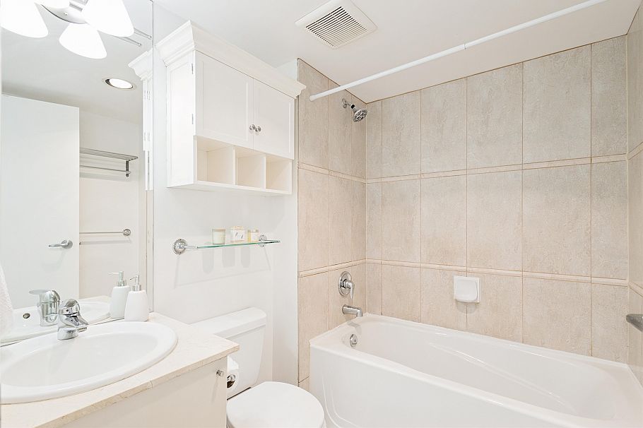 903 1328 W Pender Street Vancouver, BC - 17