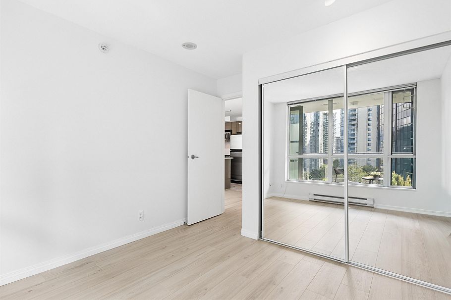 903 1328 W Pender Street Vancouver, BC - 16