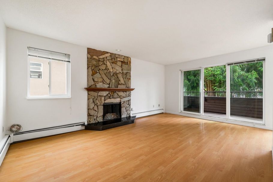210 1420 8th Avenue Vancouver, BC - 4