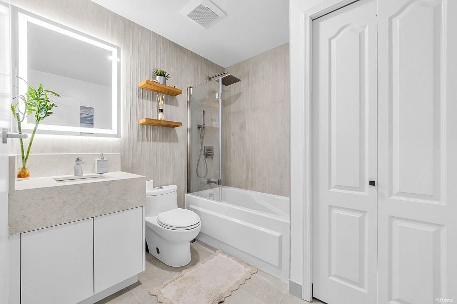 604 1500 Ostler Court North Vancouver, BC - 13