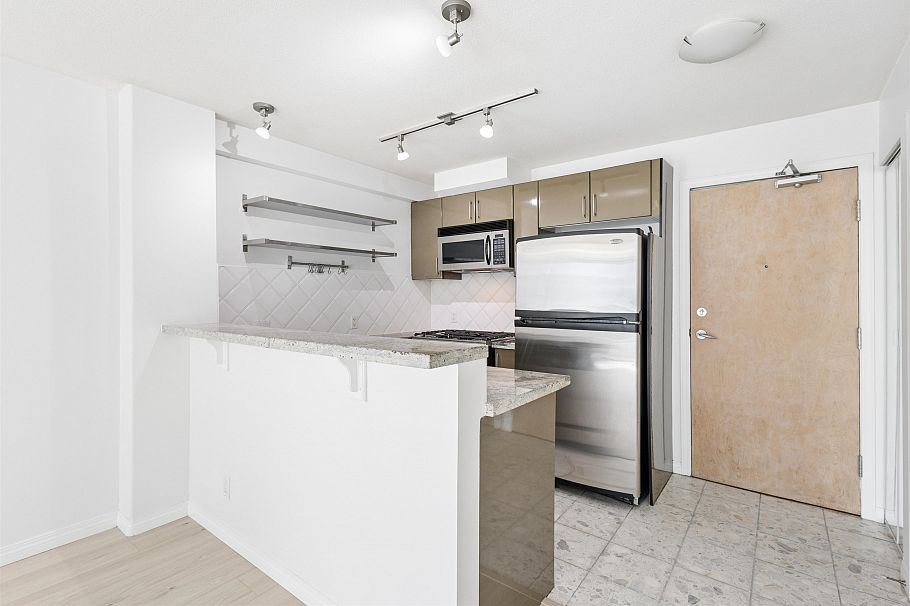 903 1328 W Pender Street Vancouver, BC - 7