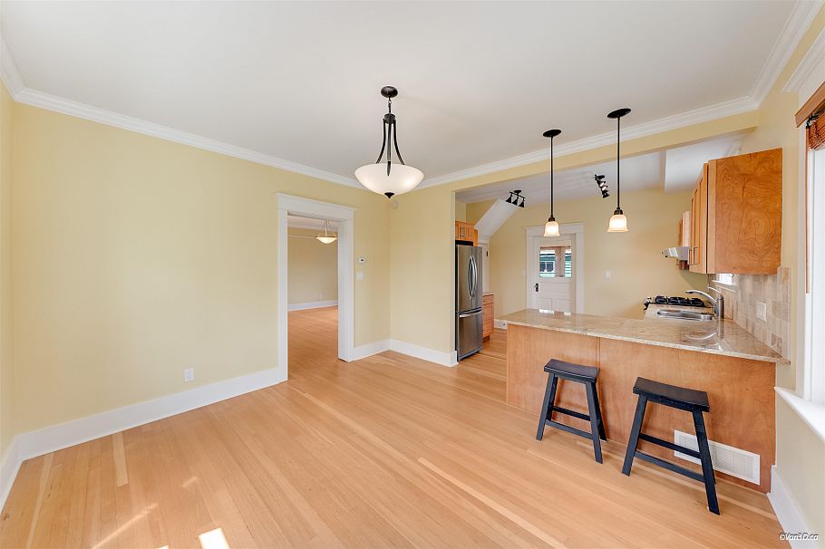 848 E 6th Street North Vancouver, BC - 21