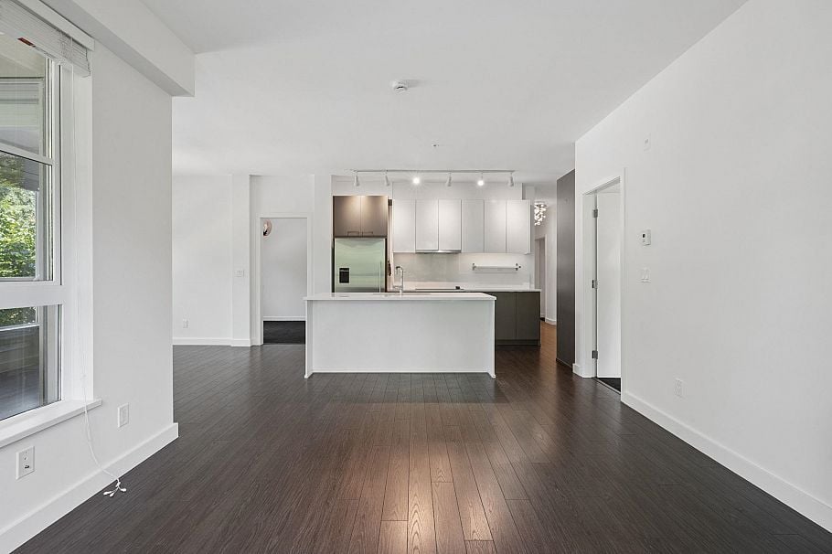 204 1621 Hamilton Avenue North Vancouver, BC - 9