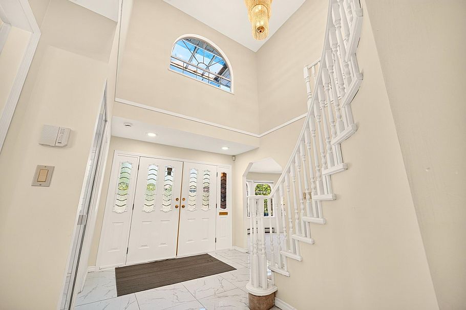 7275 Victoria Drive Vancouver, BC - 2