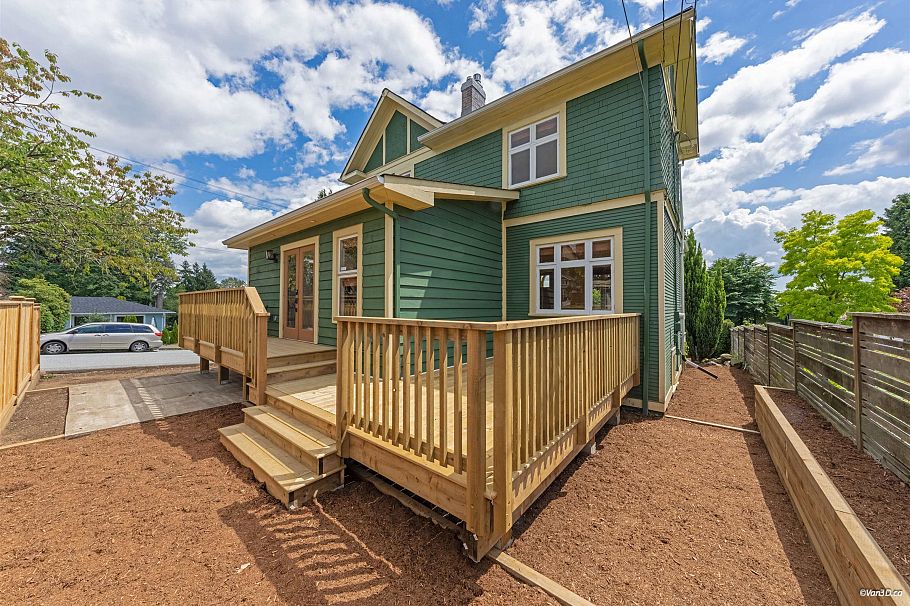 848 E 6th Street North Vancouver, BC - 13