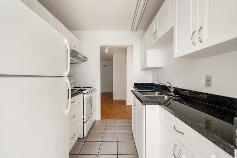 210 1420 8th Avenue Vancouver, BC - 12