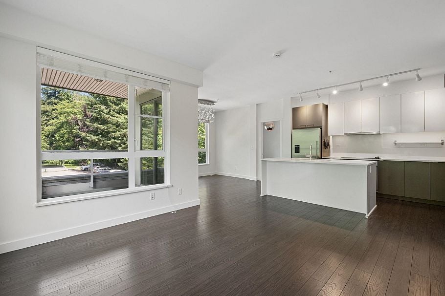 204 1621 Hamilton Avenue North Vancouver, BC - 8