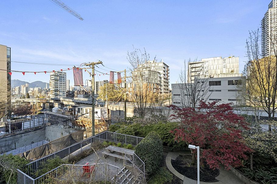303 1633 W 8th Avenue Vancouver, BC - 21