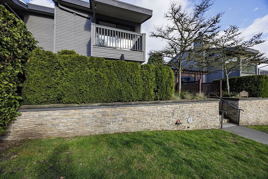 3132 Lonsdale Avenue North Vancouver, BC - 2