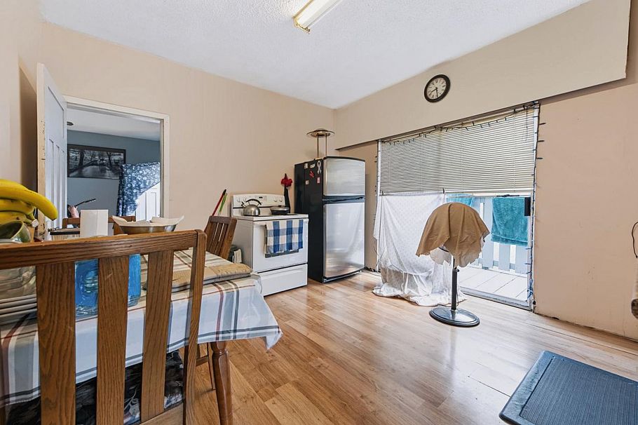 2354 E 33rd Avenue Vancouver, BC - 8