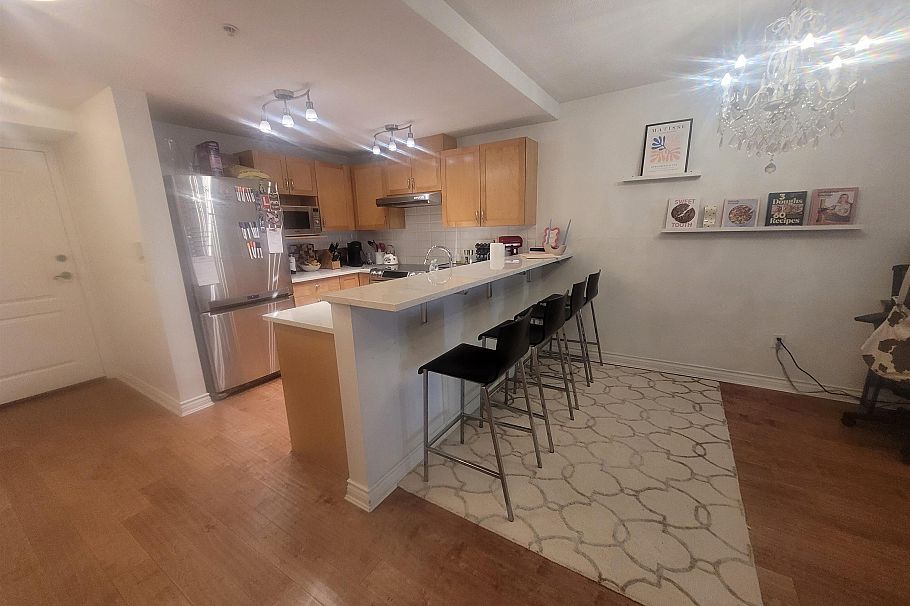 3068 W 4th Avenue Vancouver, BC - 6