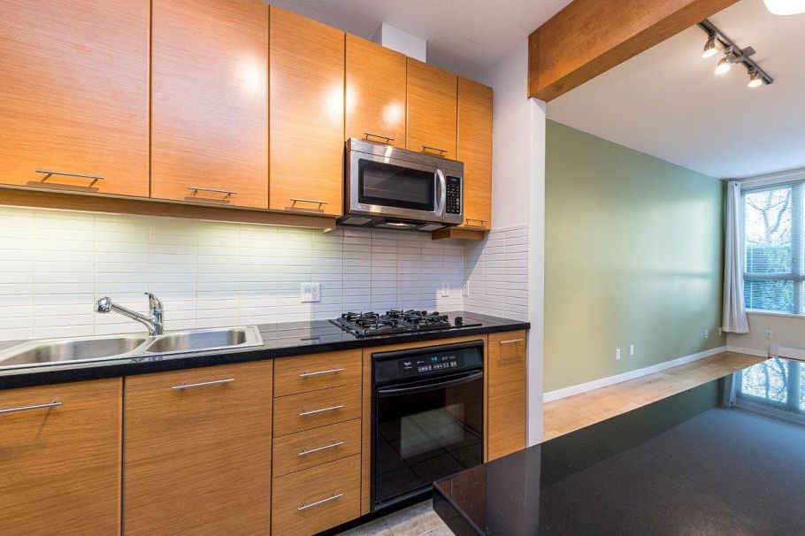 208 560 Raven Woods Drive North Vancouver, BC - 5