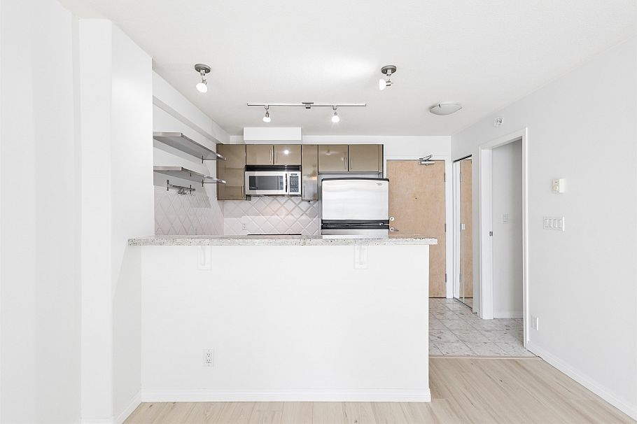 903 1328 W Pender Street Vancouver, BC - 6
