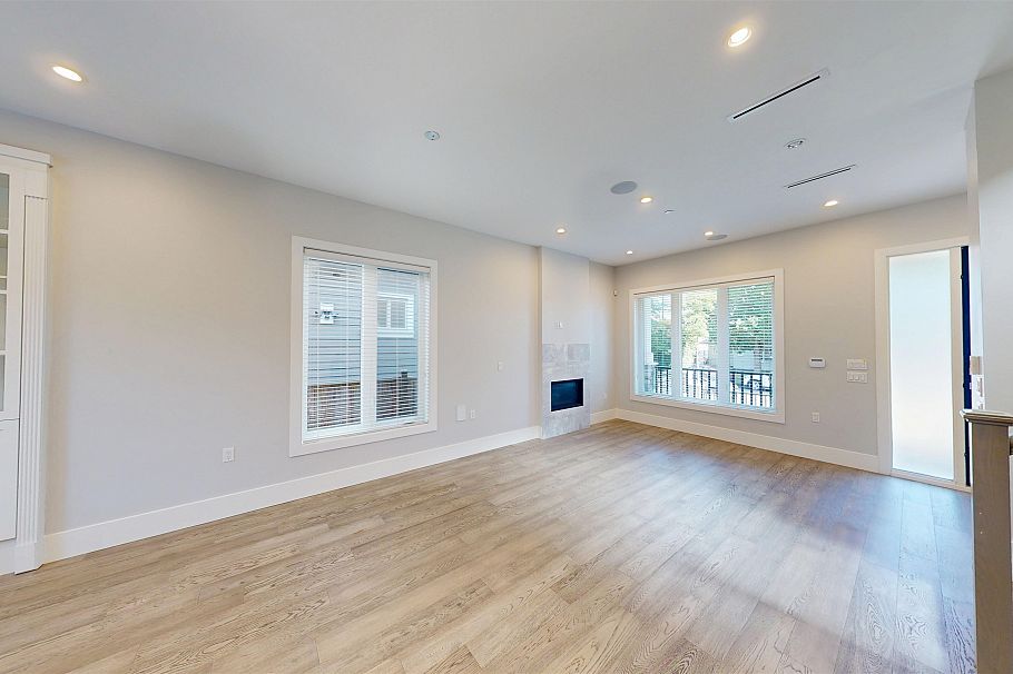 3345 Parker Street Vancouver, BC - 4