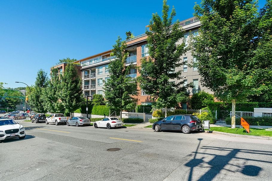 204 1621 Hamilton Avenue North Vancouver, BC - 31