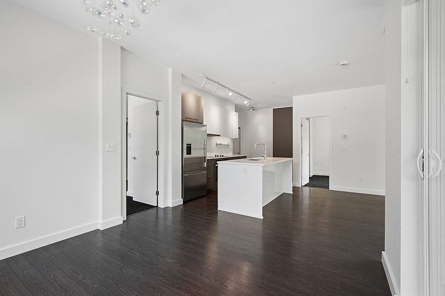 204 1621 Hamilton Avenue North Vancouver, BC - 7