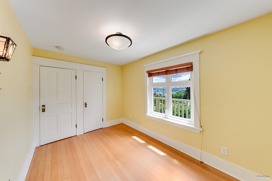 848 E 6th Street North Vancouver, BC - 34