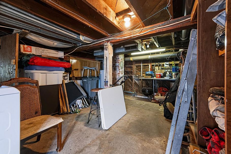 2354 E 33rd Avenue Vancouver, BC - 14