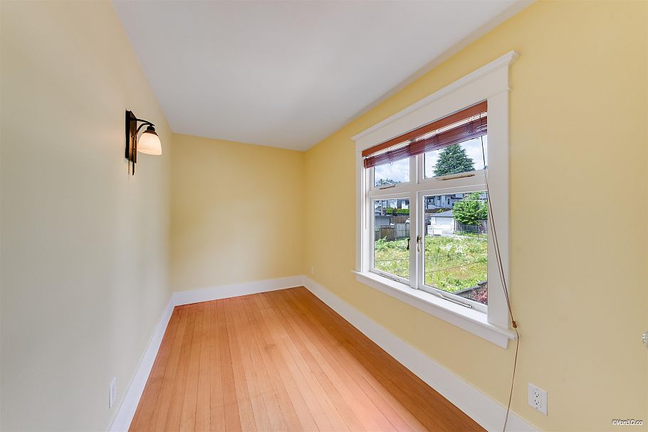 848 E 6th Street North Vancouver, BC - 31
