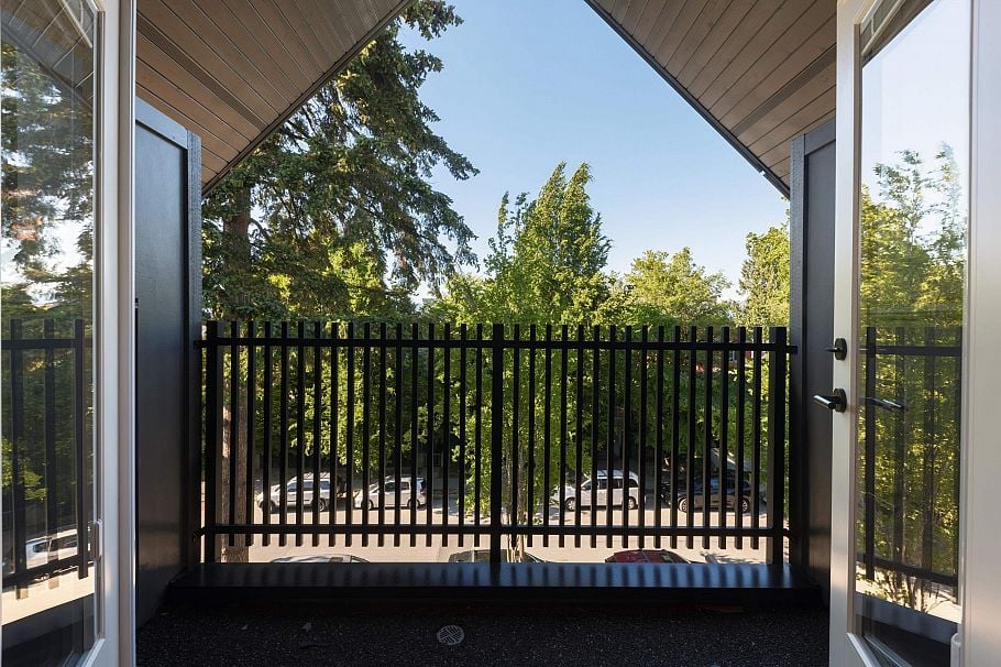 1 258 E 19 Avenue Vancouver, BC - 32