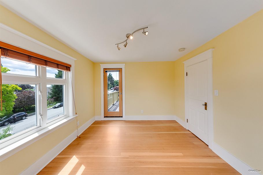 848 E 6th Street North Vancouver, BC - 38