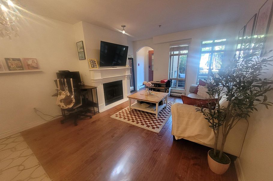 3068 W 4th Avenue Vancouver, BC - 8