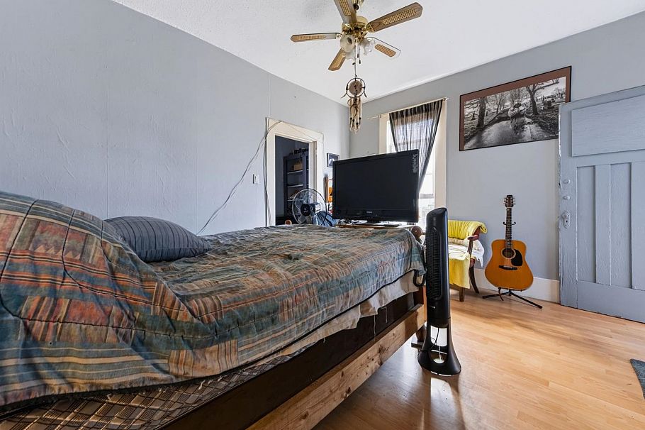 2354 E 33rd Avenue Vancouver, BC - 7