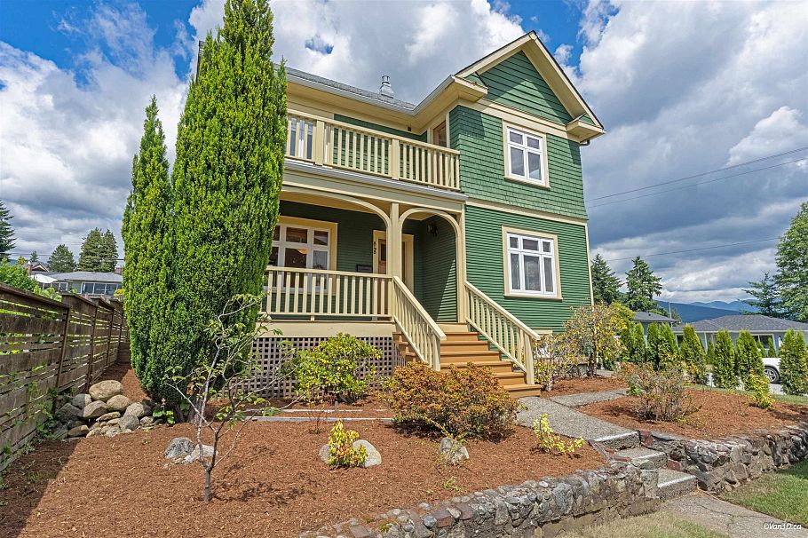 848 E 6th Street North Vancouver, BC - 3
