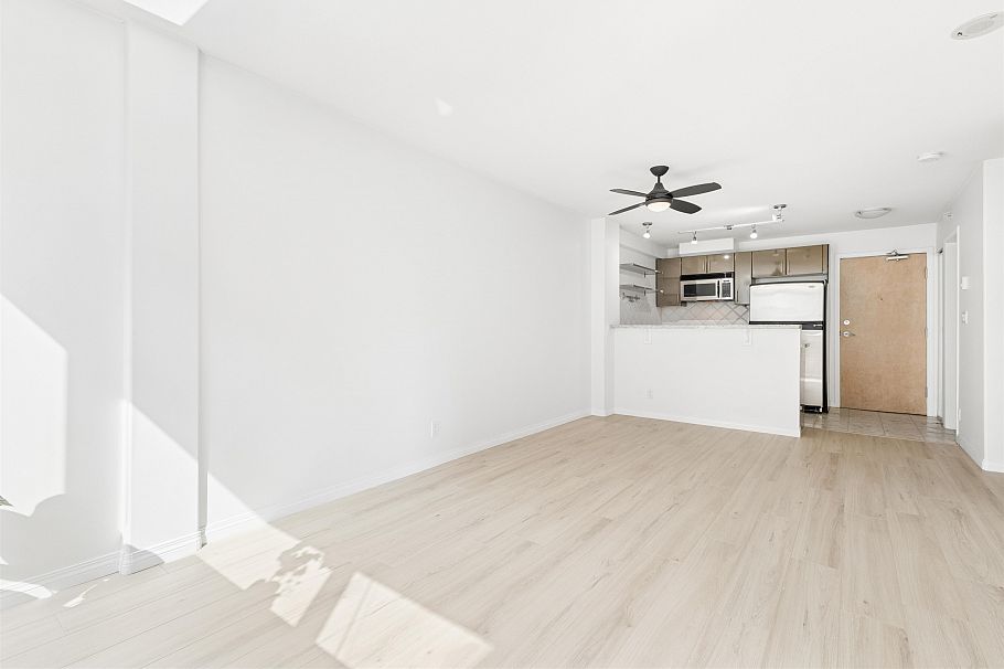 903 1328 W Pender Street Vancouver, BC - 9