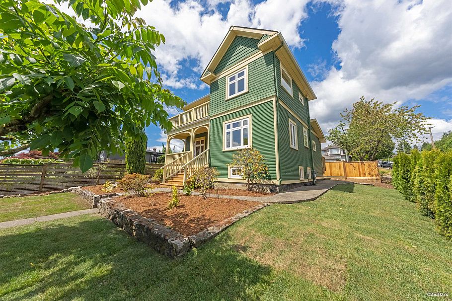 848 E 6th Street North Vancouver, BC - 9