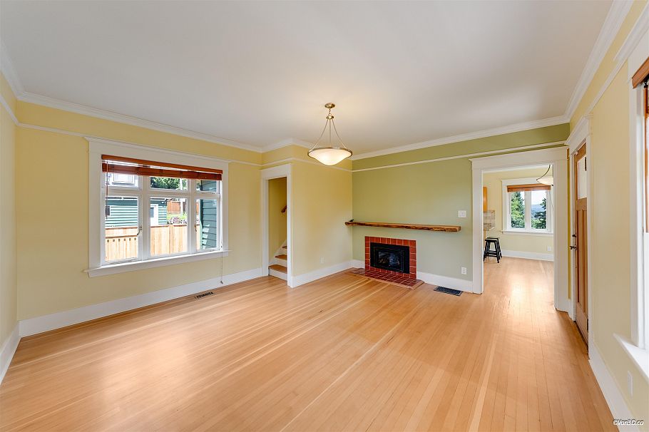 848 E 6th Street North Vancouver, BC - 29