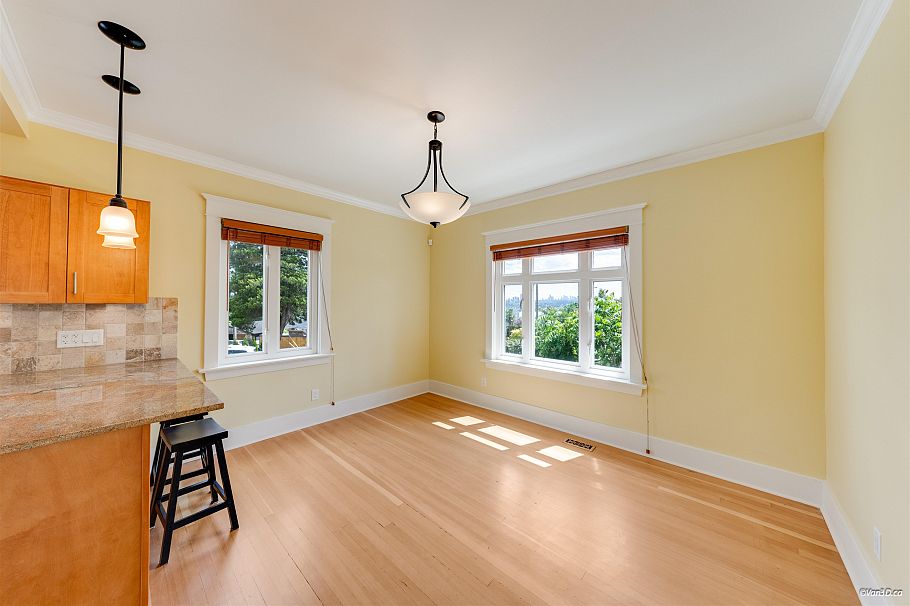 848 E 6th Street North Vancouver, BC - 16