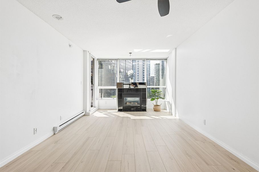 903 1328 W Pender Street Vancouver, BC - 5